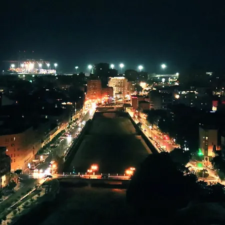 -malagasunapts-urbansky Crazy Views * مالقة